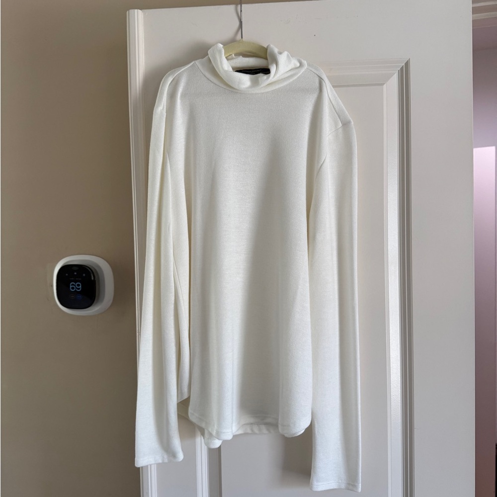 Banana Republic LuxeSpun Ivory Turtleneck Top | Size M | Soft Stretch